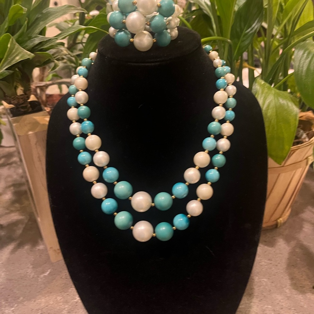 Vintage Charming Blue and White faux pearl Double-Strand Necklace & Bracelet set